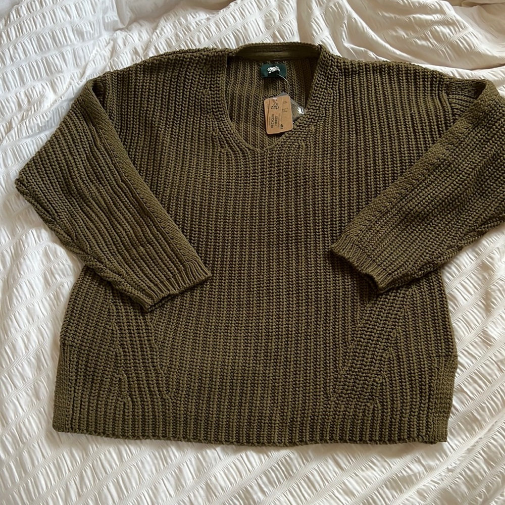 Roots green sweater